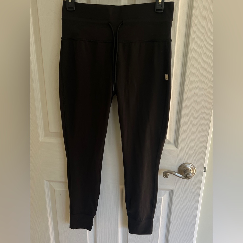 Vuori Black Daily Leggings
